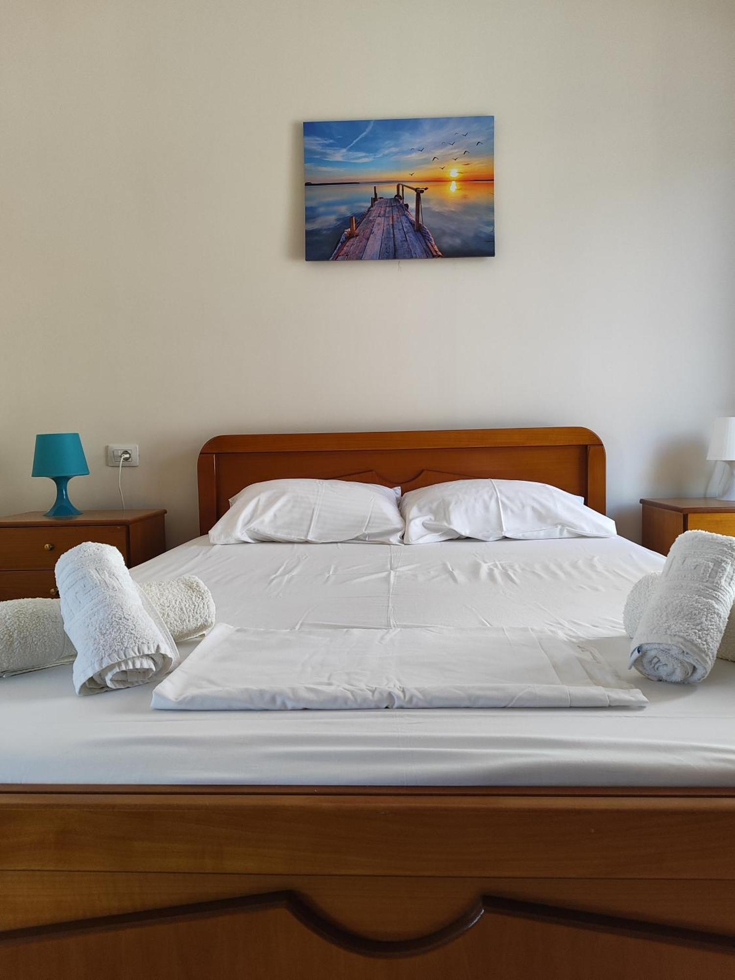 Lucas Apartments Himare Quarto foto