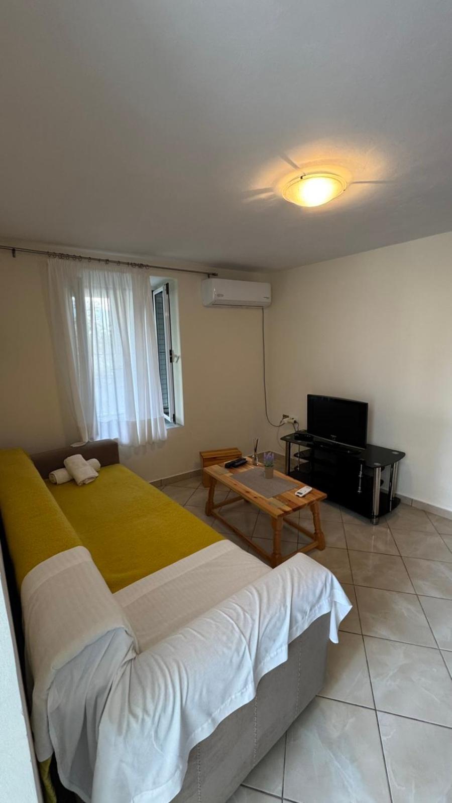 Lucas Apartments Himare Quarto foto