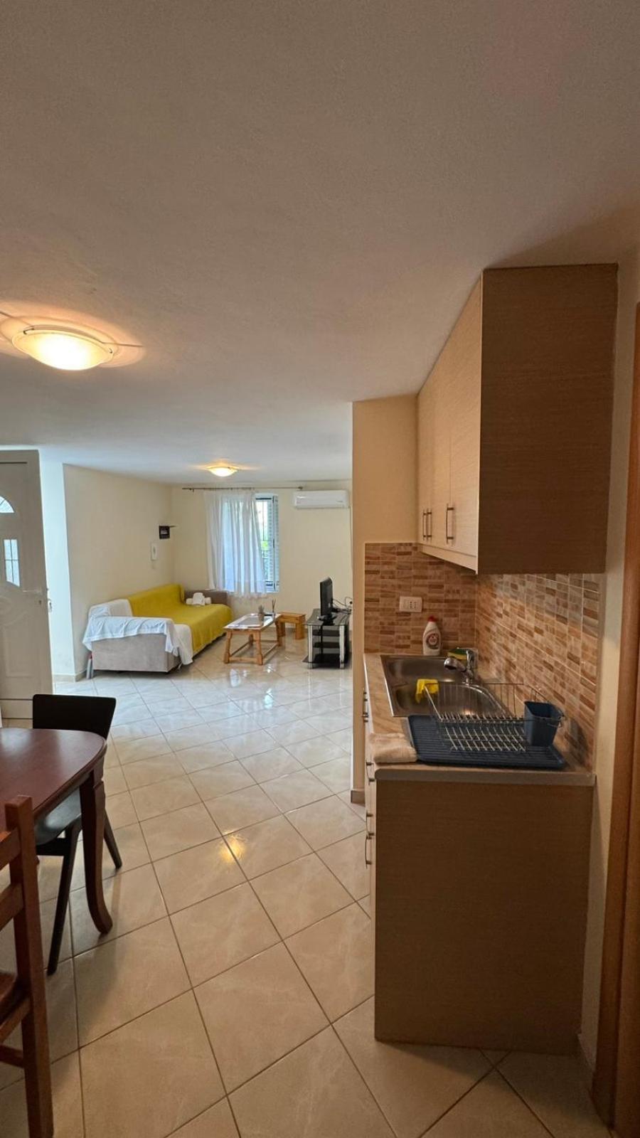 Lucas Apartments Himare Exterior foto